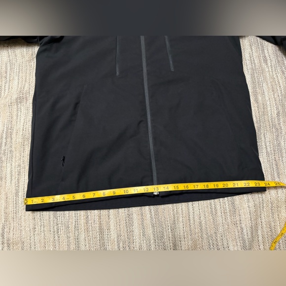 The North Face Black Hooded Jacket - Picture 8 of 15